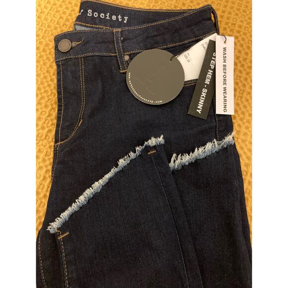 Articles of Society Womens Soft Step Hem Skinny Jeans Size 29/US 8 Dark Blue NWT - Picture 4 of 7